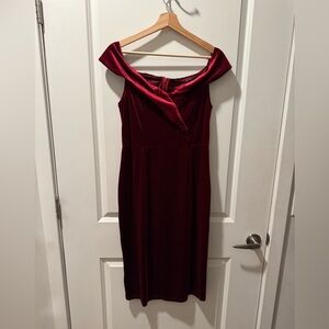 Chic Off-the-Shoulder Burgundy Dress
